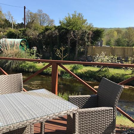 Pet Friendly Riverside Static Caravan Cheddar Exterior photo